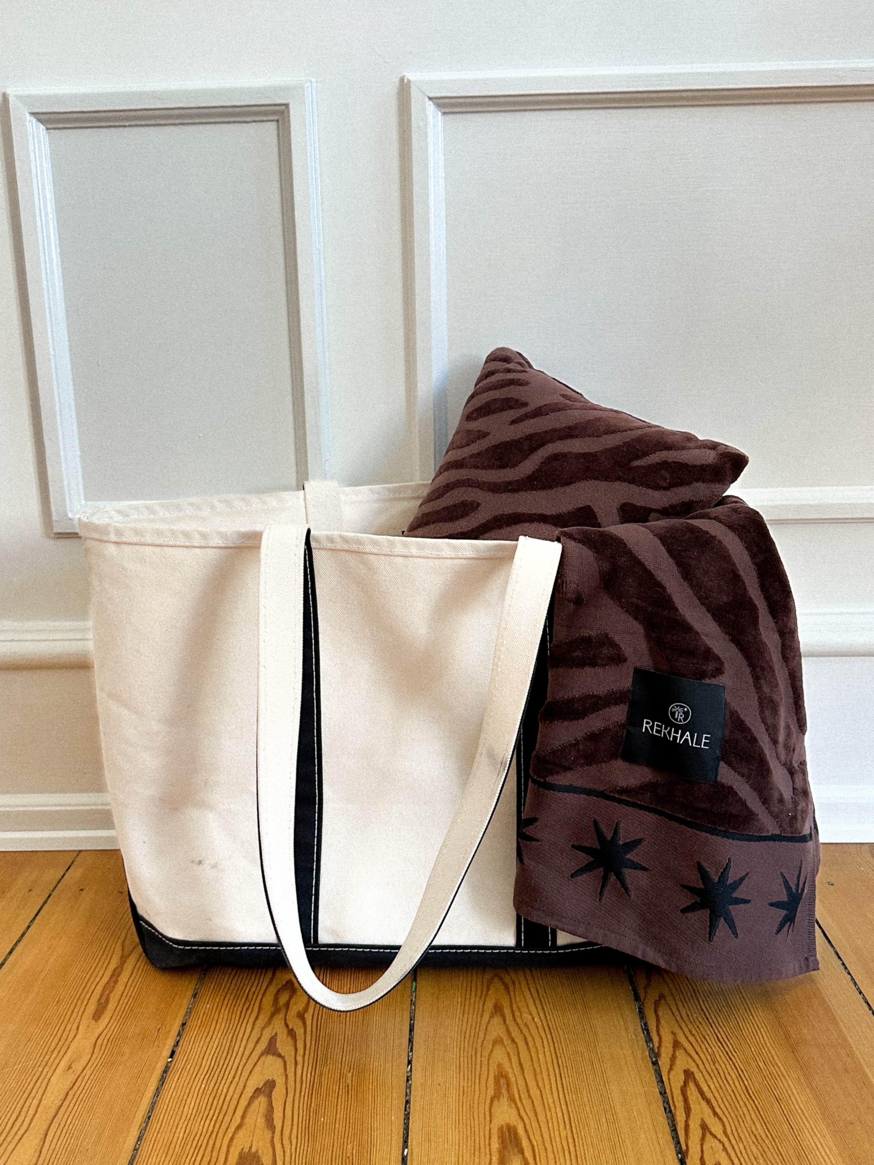 BEACH DUO Telo towel and Wisad pillow | REKHALE – luxury beach accessories